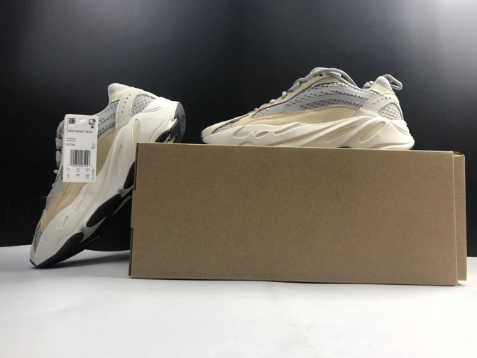 Adidas Cream Boost Yeezy Cream V2 GY7924 700 0728